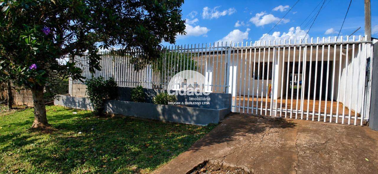 CASA À VENDA – DUAS RESIDÊNCIAS NO MESMO TERRENO