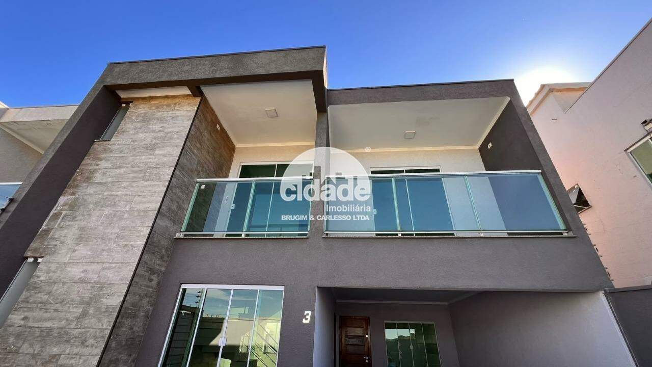 Sobrado de Alto Padrão com 3 Suítes à Venda em Excelente Região de Cascavel/PR