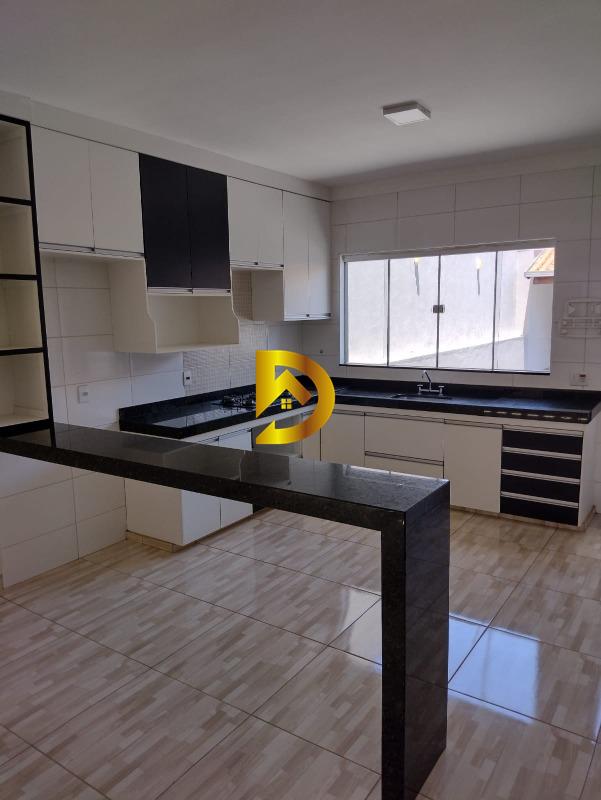 Casa à venda no Jardim Nenê Gomes: 