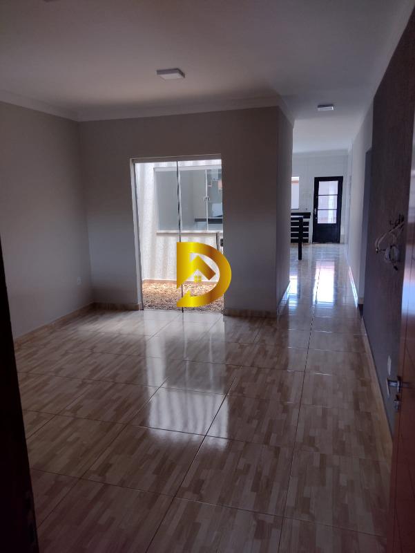 Casa à venda no Jardim Nenê Gomes: 