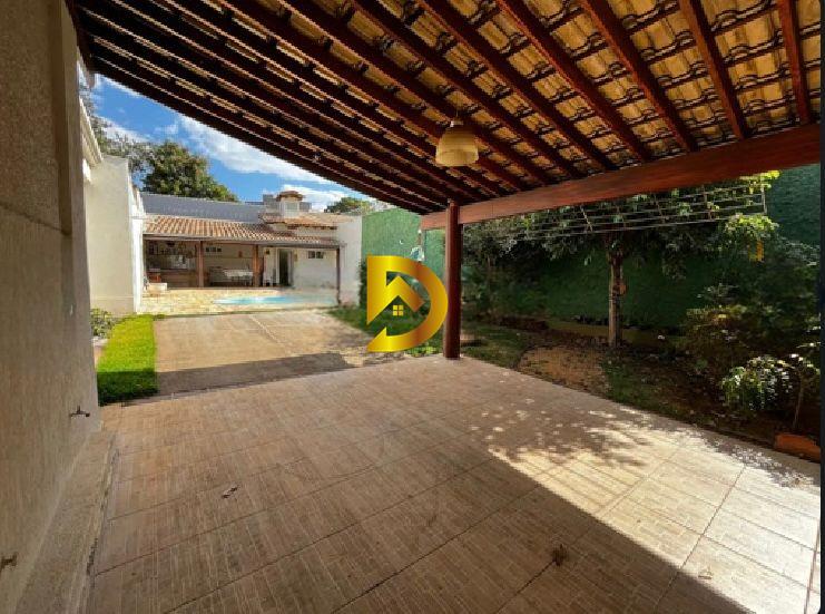 Casa à venda no Mercês: 