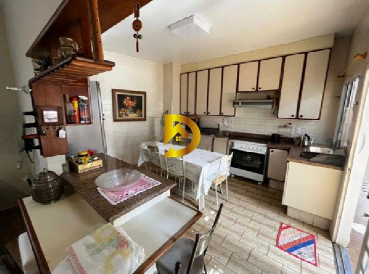 Casa à venda no Mercês: 