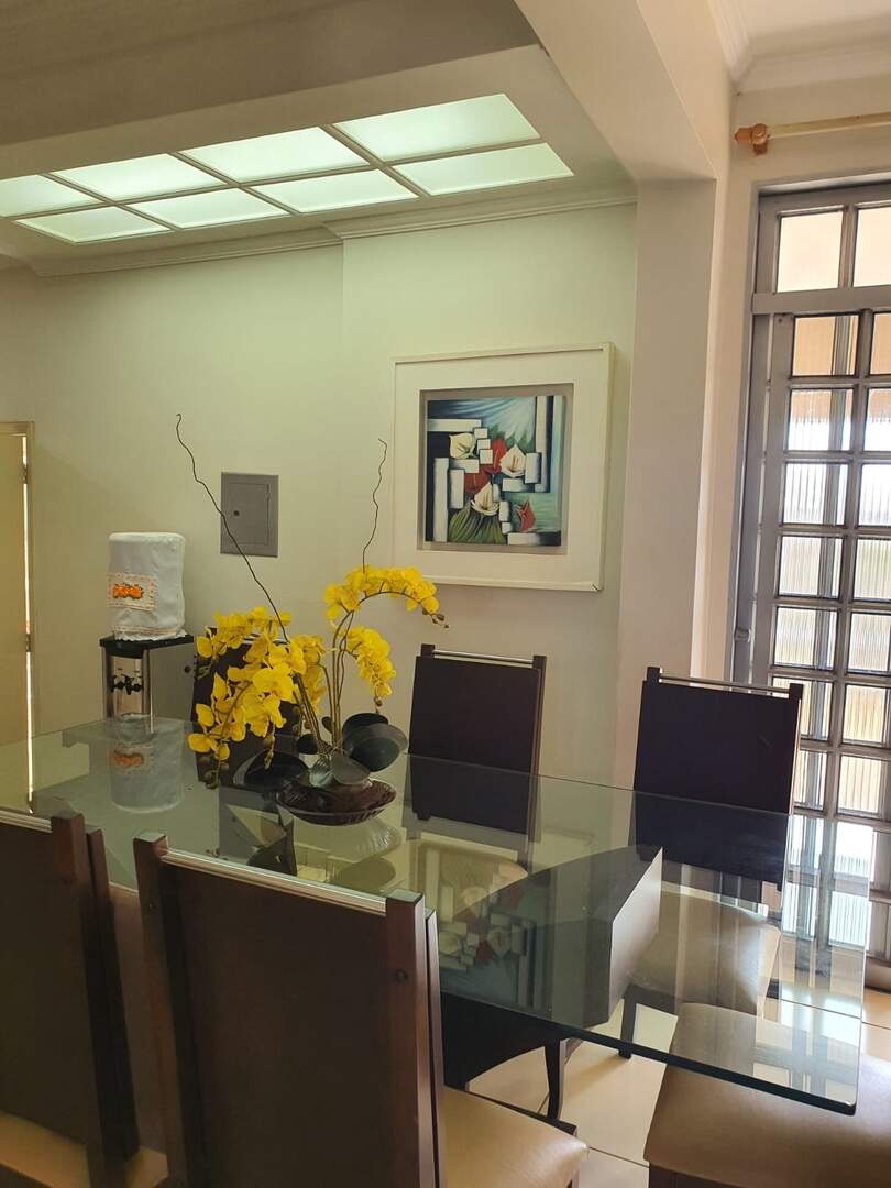 Casa à venda no Centro: 78718532-d3ef-41c7-8ffc-13fec33f543e.jpg