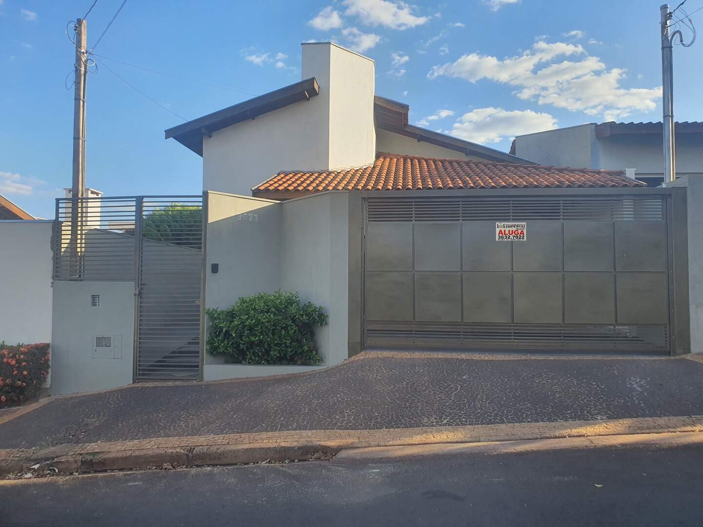 Casa à venda no Centro: frente.jpg
