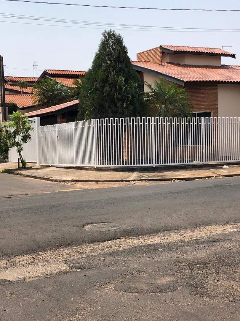 Casa à venda no RESIDENCIAL MARIA SILVEIRA: 52d30c8a-2b11-4dee-9f36-b91096c3d922.jpg