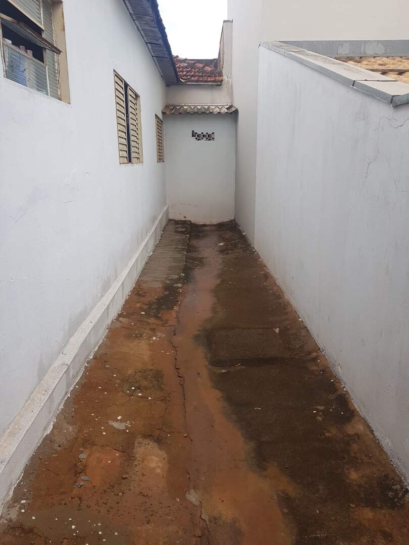 Casa à venda no Centro: 5d631228-ba20-4062-a5e7-5cbe5ce2ce2f.jpg