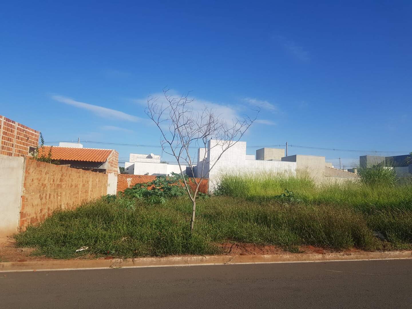 Terreno à venda no Residencial Monte Líbano: 645a1063-1dde-47cc-802e-5f622d27e392.jpg