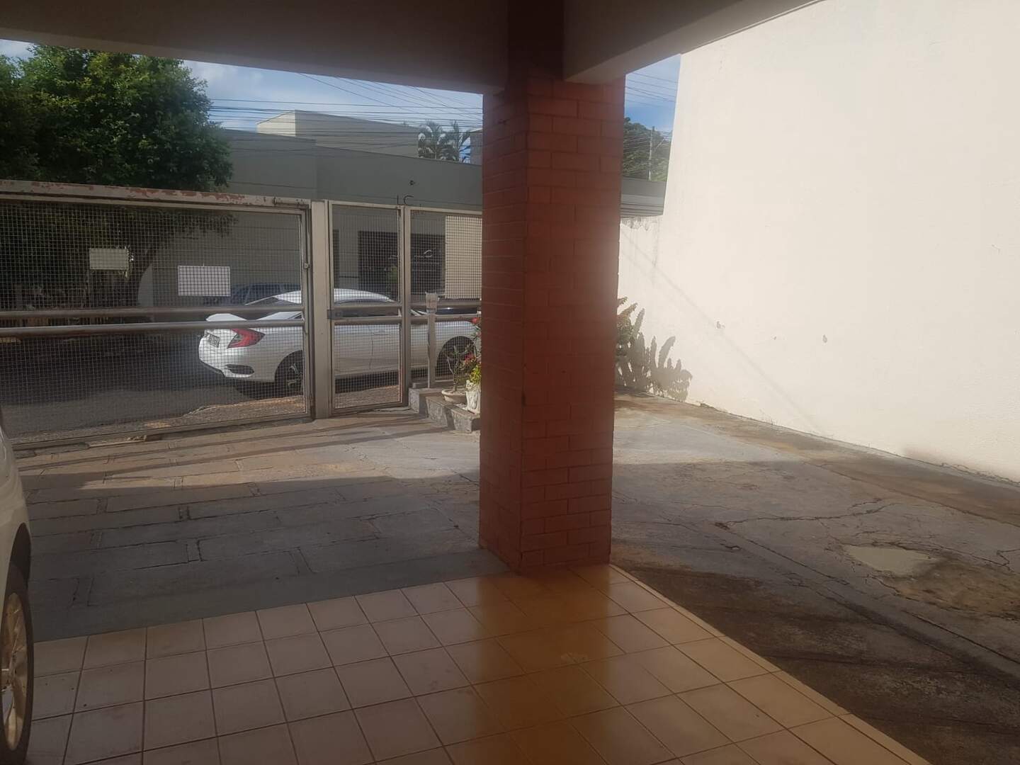 Casa à venda no Centro: e5d7a4c7-4db2-4555-9eb9-2d14a7e2a240.jpg