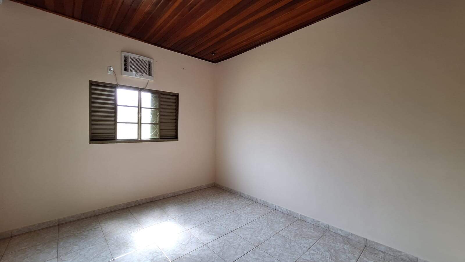 Casa à venda no JARDIM MUNICIPAL: dd7a9b48-769f-4bd9-85c7-435c87b93549.jpg