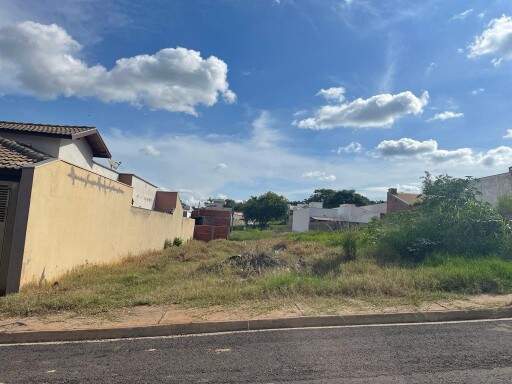 Terreno à venda no JARDIM DO BOSQUE: e74db722-802a-4894-b5f3-6af0c96b1249.jpg