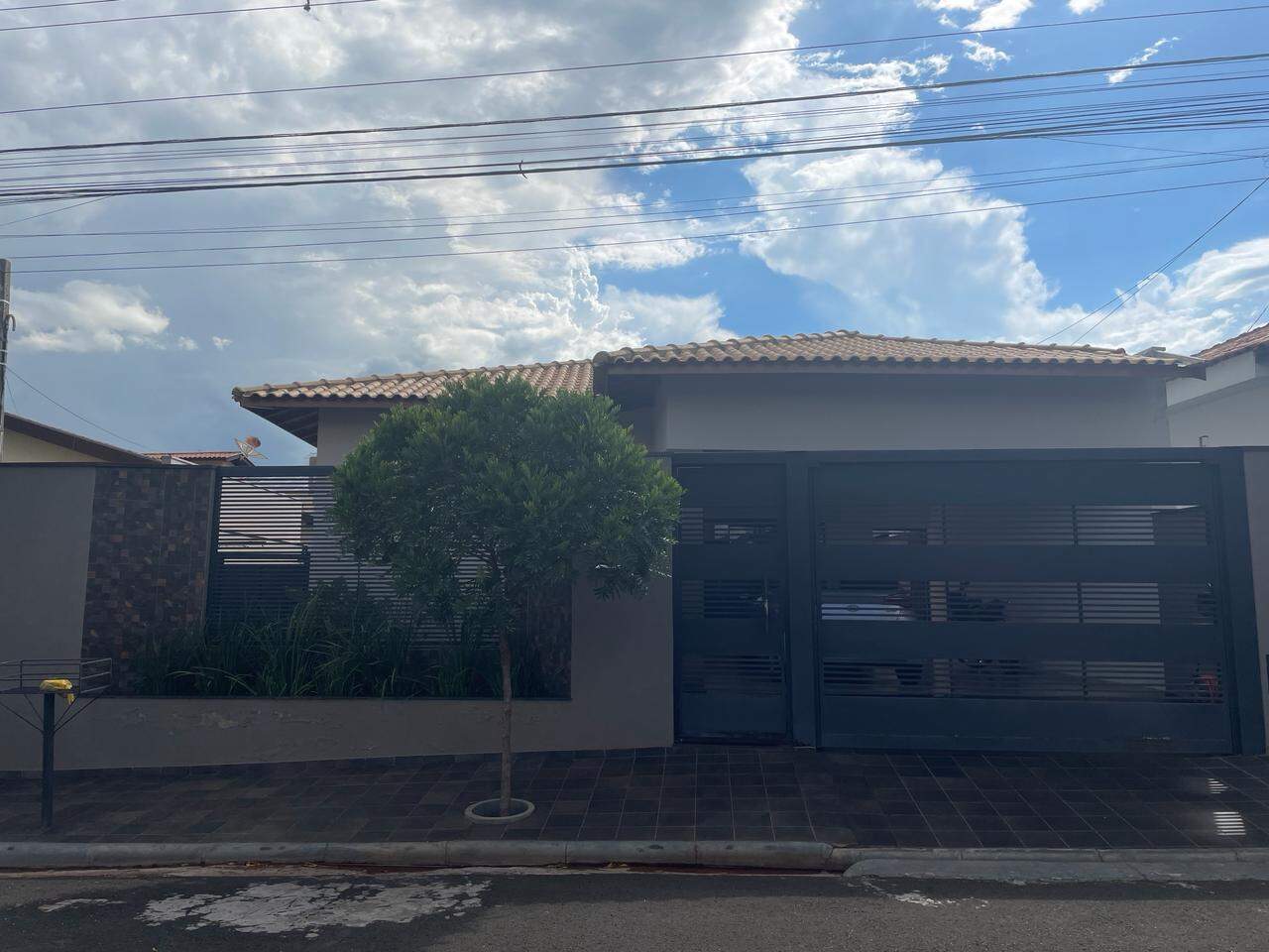 Casa à venda no JARDIM CASTELO: be168b95-cba6-4526-b7ed-772bad37f855.jpg