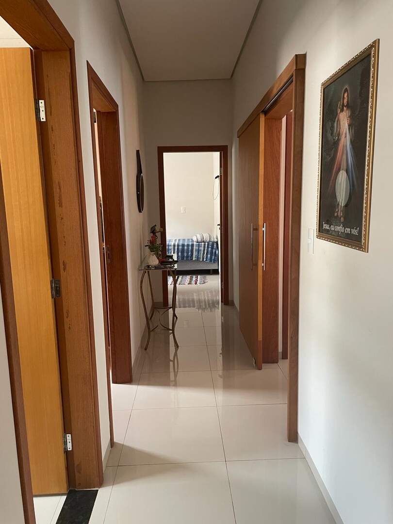 Casa à venda no JARDIM CASTELO: 30f73524-0792-4995-8108-9580d468210e.jpg