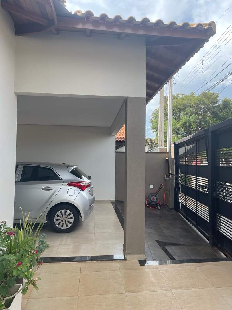 Casa à venda no JARDIM CASTELO: 6ca288ae-cb47-4d20-8219-44a0acbf58de.jpg