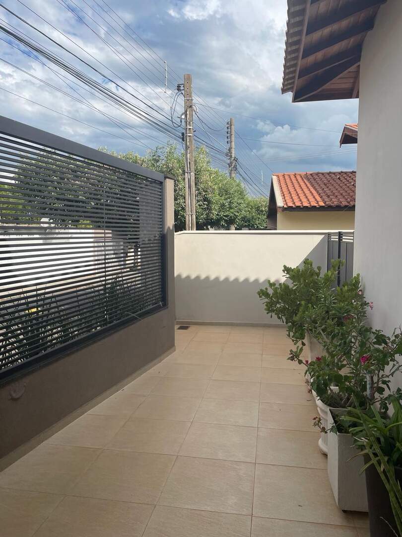 Casa à venda no JARDIM CASTELO: bfd125eb-a6c2-451b-b240-1e0b39837397.jpg