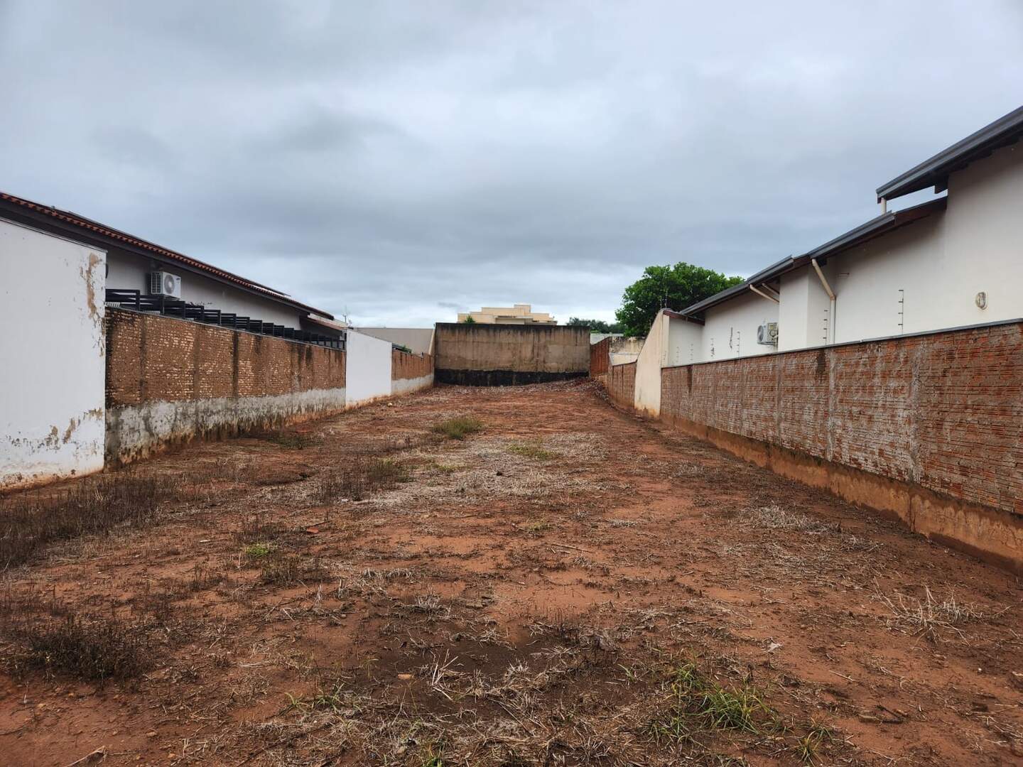 Terreno à venda no JARDIM ESTADOS UNIDOS: 013f54cd-384b-4103-b6e0-a8867baaabde.jpg