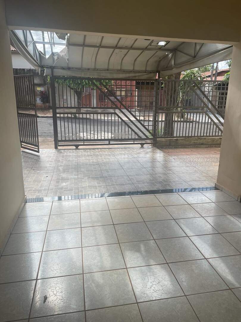 Casa à venda no Jardim Santo Expedito: 92432c47-1a5b-4fb8-b319-f7cbc9b79305.jpg