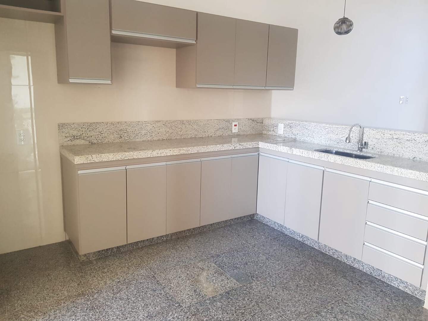 Casa à venda no RESIDENCIAL MARIA GABRIELA: e95b6a15-542c-4e27-af02-dbe27353daf5.jpg