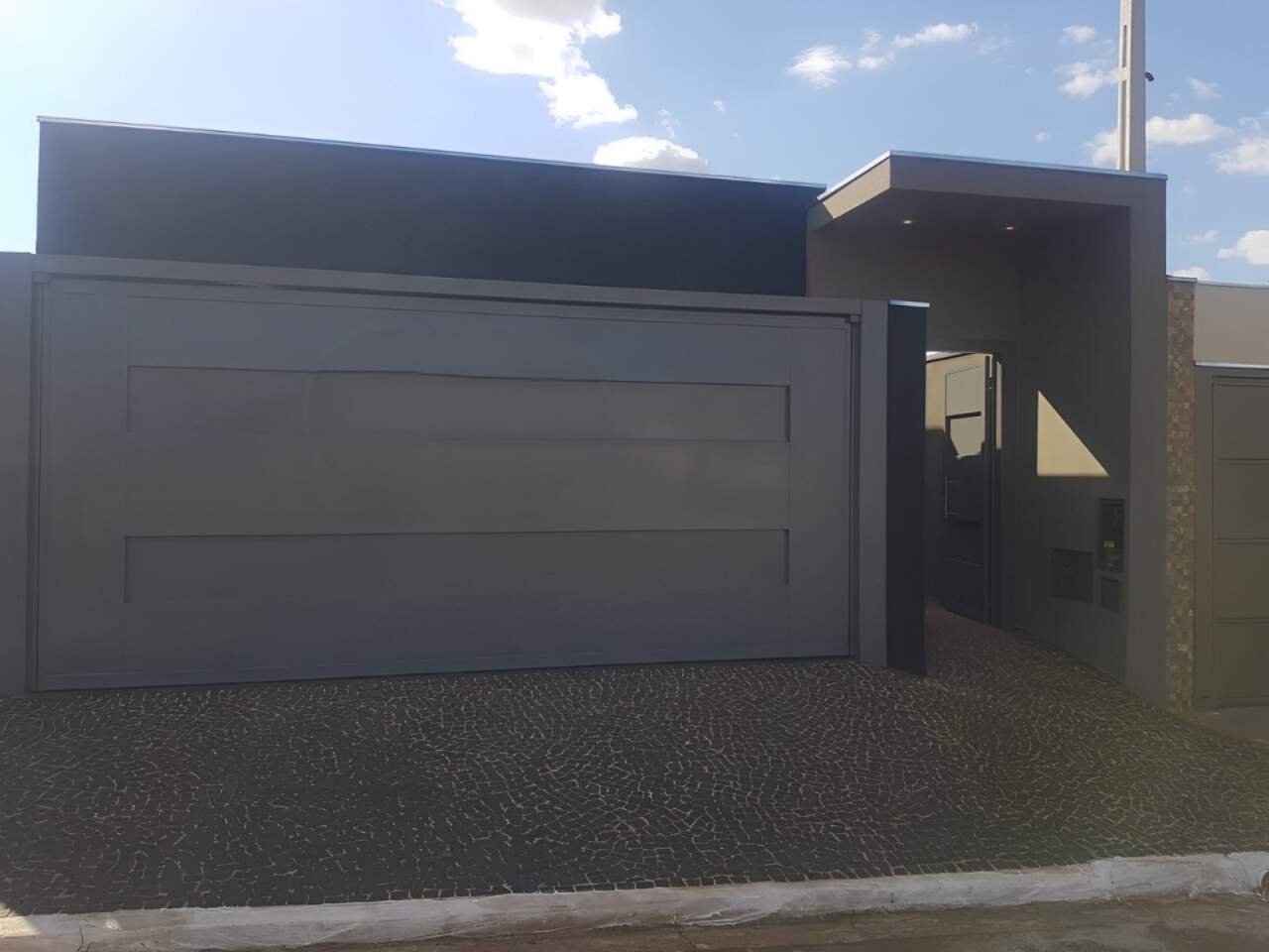 Casa à venda no RESIDENCIAL VILA MARIANA: Fachada R Sebastiao Rd.png