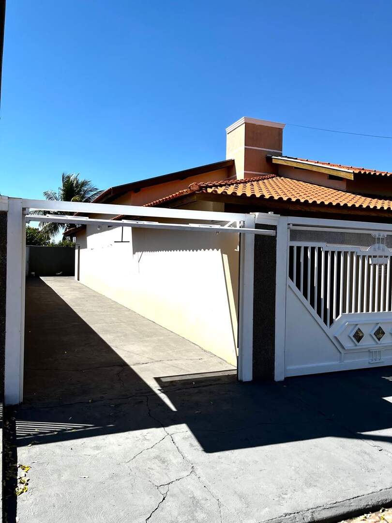 Casa à venda no Jardim Santo Expedito: e9553452-9763-4e9d-8204-7ea072683841.jpg