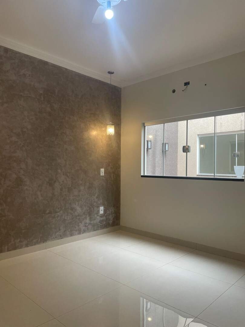 Casa à venda no Jardim Santo Expedito: WhatsApp Image 2025-02-25 at 13.41.48(1).jpg