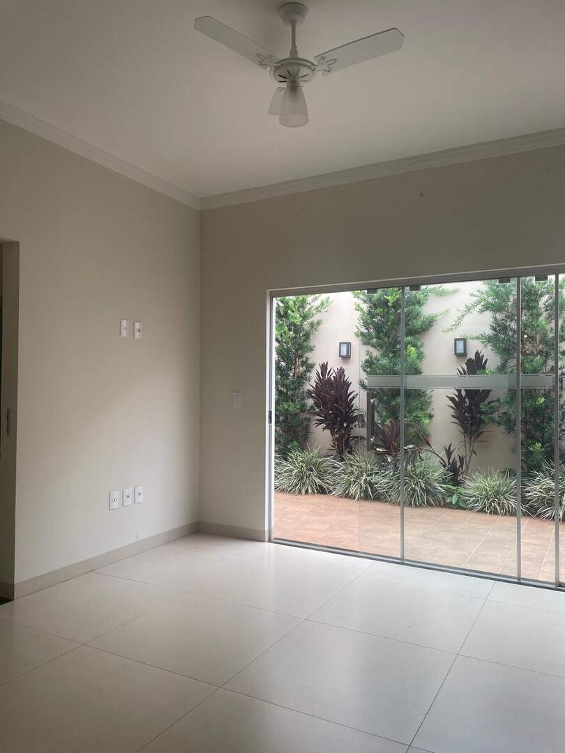 Casa à venda no Jardim Santo Expedito: WhatsApp Image 2025-02-25 at 13.41.42(1).jpg