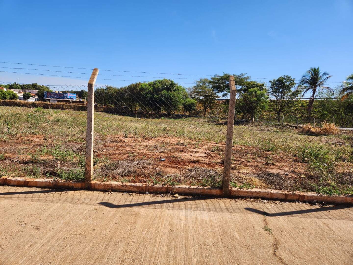 Área à venda no Centro: abc9f461-55ee-4180-a9f4-eed53bdbd0b4.jpg