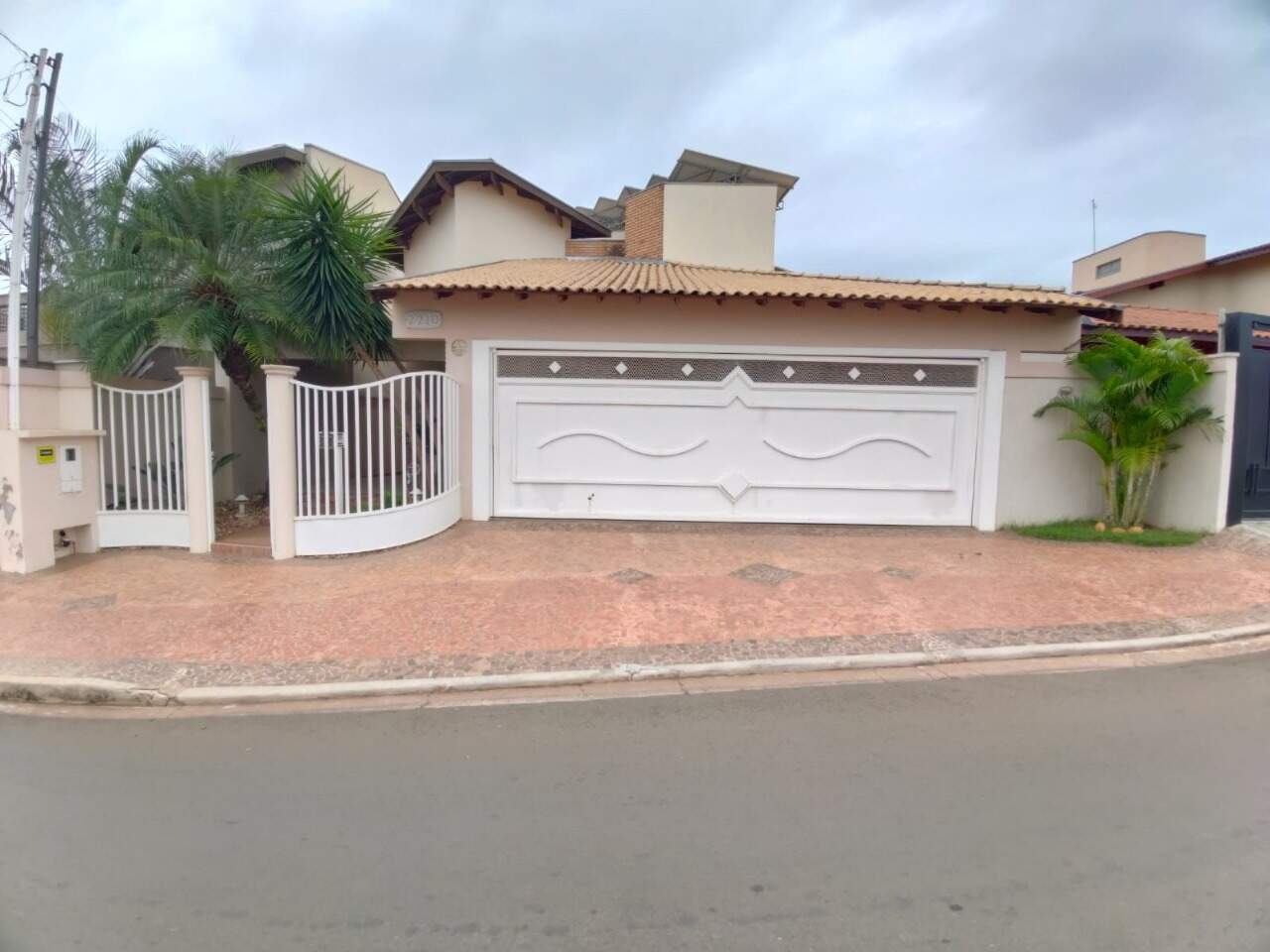 Casa à venda no RESIDENCIAL MARIA SILVEIRA: ac9a9c20-b6c7-47ff-b371-c003a23da867.jpg