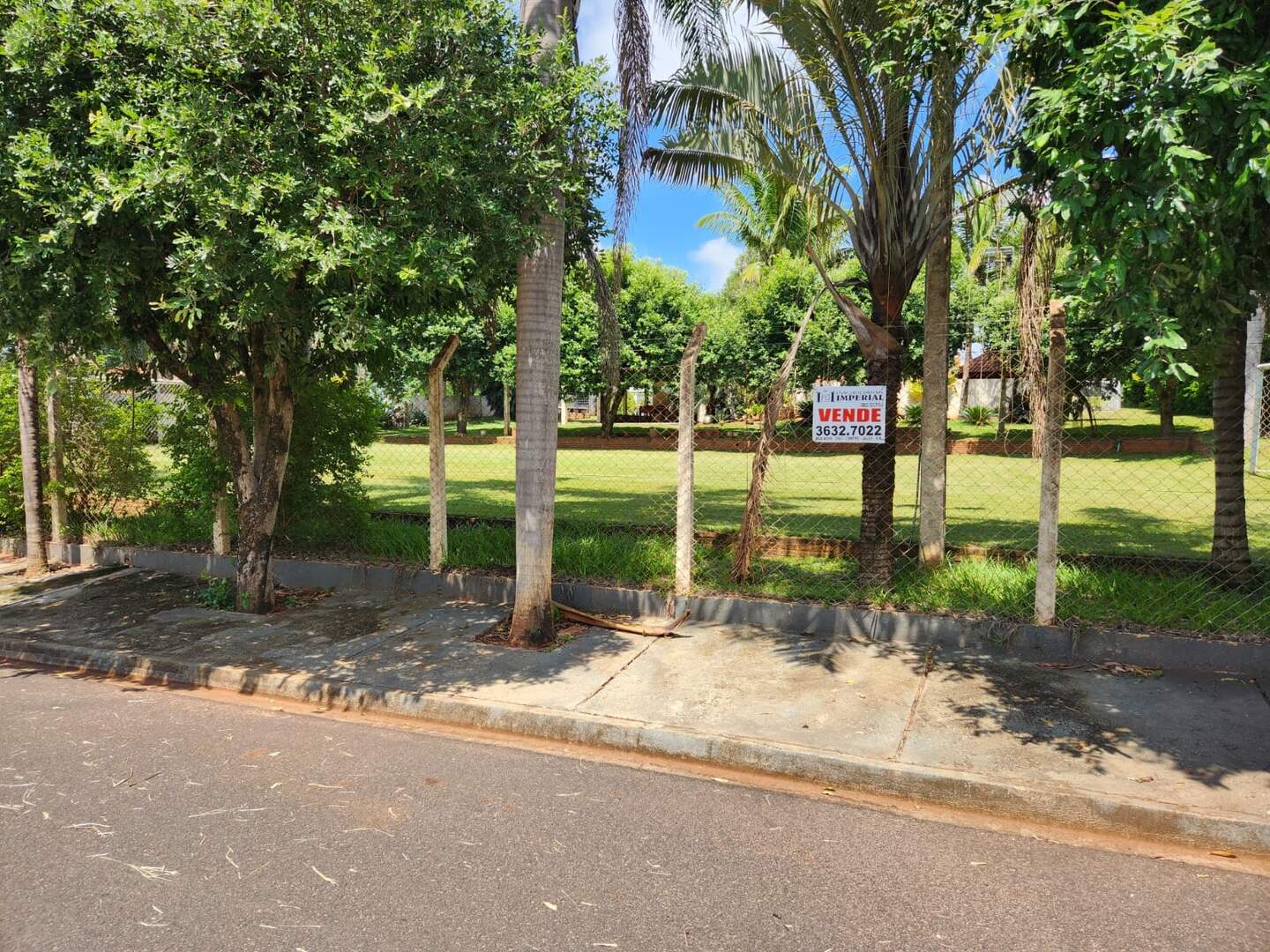 Chácara à venda no PARQUE DAS FLORES: 3360992d-968c-46d3-bd75-48faf48109e6.jpg