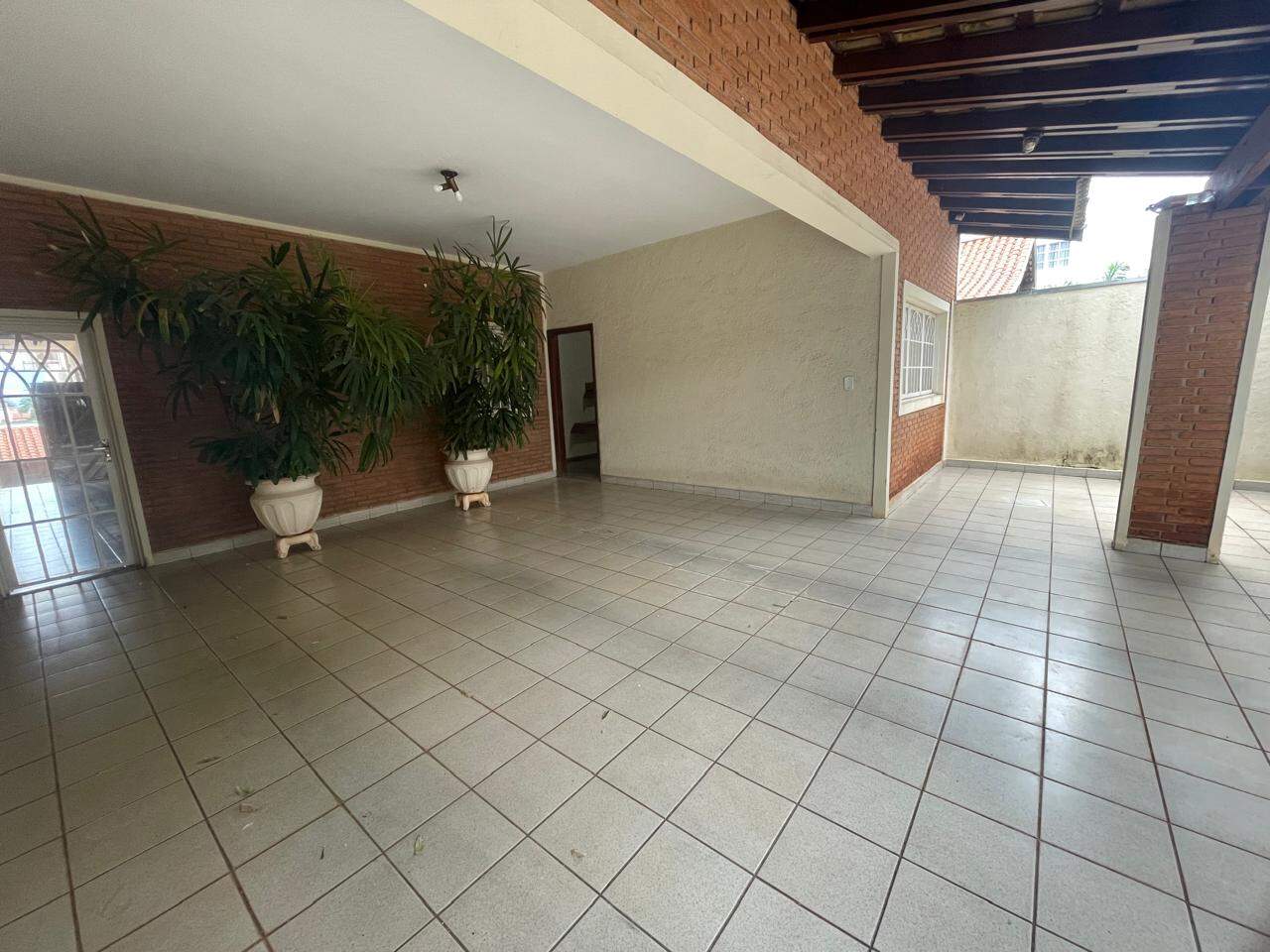 Casa à venda no Centro: 5c9e7a6f-24ac-458c-ac7b-a5f755e2bd05.jpg