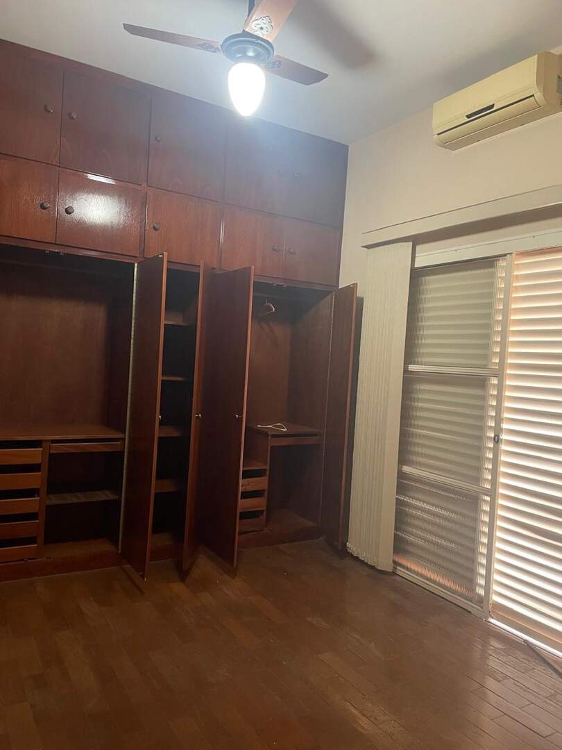 Casa à venda no Centro: 5b3cbbbd-2049-417b-bcc9-ab64397f7bf9.jpg