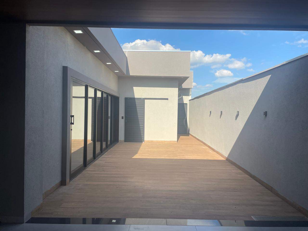 Casa à venda no RESIDENCIAL MARIA GABRIELA: 5f5d05ad-c080-4240-9353-1f1e06f01b22.jpg