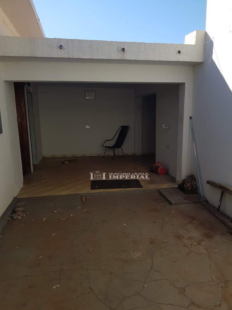 Casa à venda no Centro: 358c08bf-4c3c-42da-80d1-5bec52d8dc4f.jpg