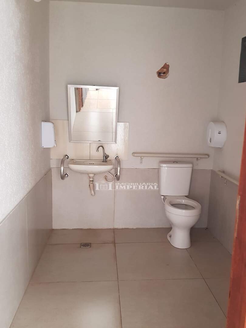 Casa à venda no Centro: 8c796b83-36f5-4360-b907-8c884cf0d59a.jpg