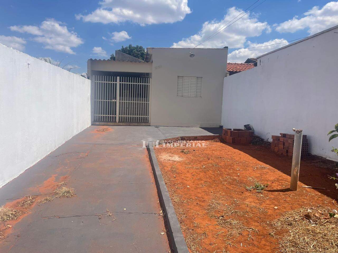 Casa à venda no Jardim Santo Expedito: 4f9cdaf6-9f72-48dd-812e-9279765f62f4.jpg