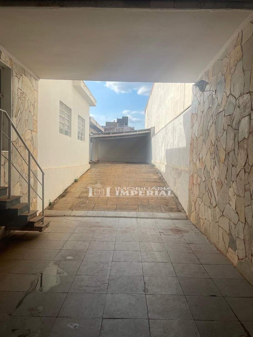 Casa à venda no Centro: 820973a3-5d38-4abf-ba92-72f9c2e10b7c.jpg