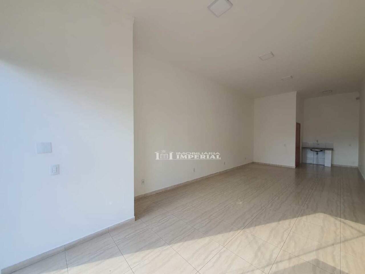 Sala para aluguel no Centro: 