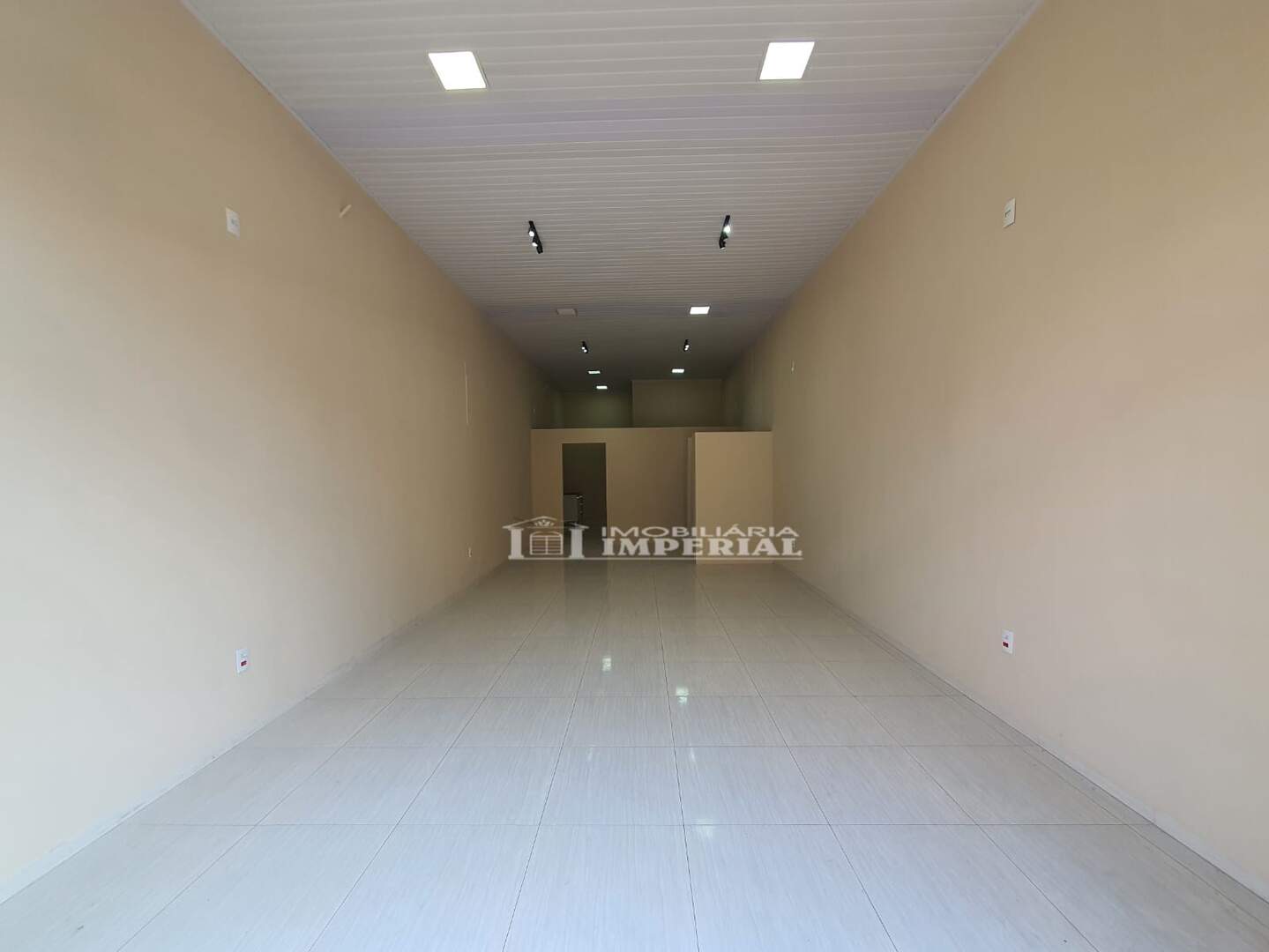 Salão para aluguel no Centro: WhatsApp Image 2025-09-01 at 17.31.58.jpg