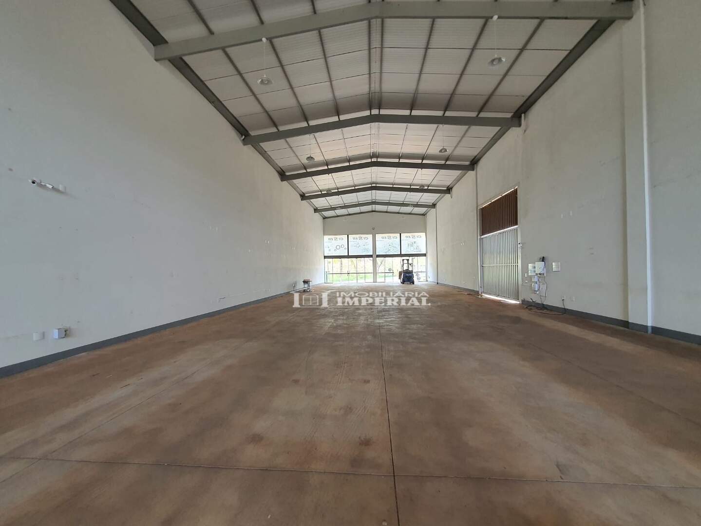 Salão para aluguel no Jardim Santo Expedito: WhatsApp Image 2025-11-05 at 09.04.46.jpg