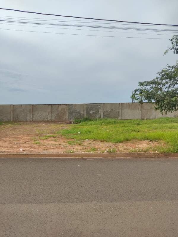 Terreno à venda no JARDIM NOVA YORK: 