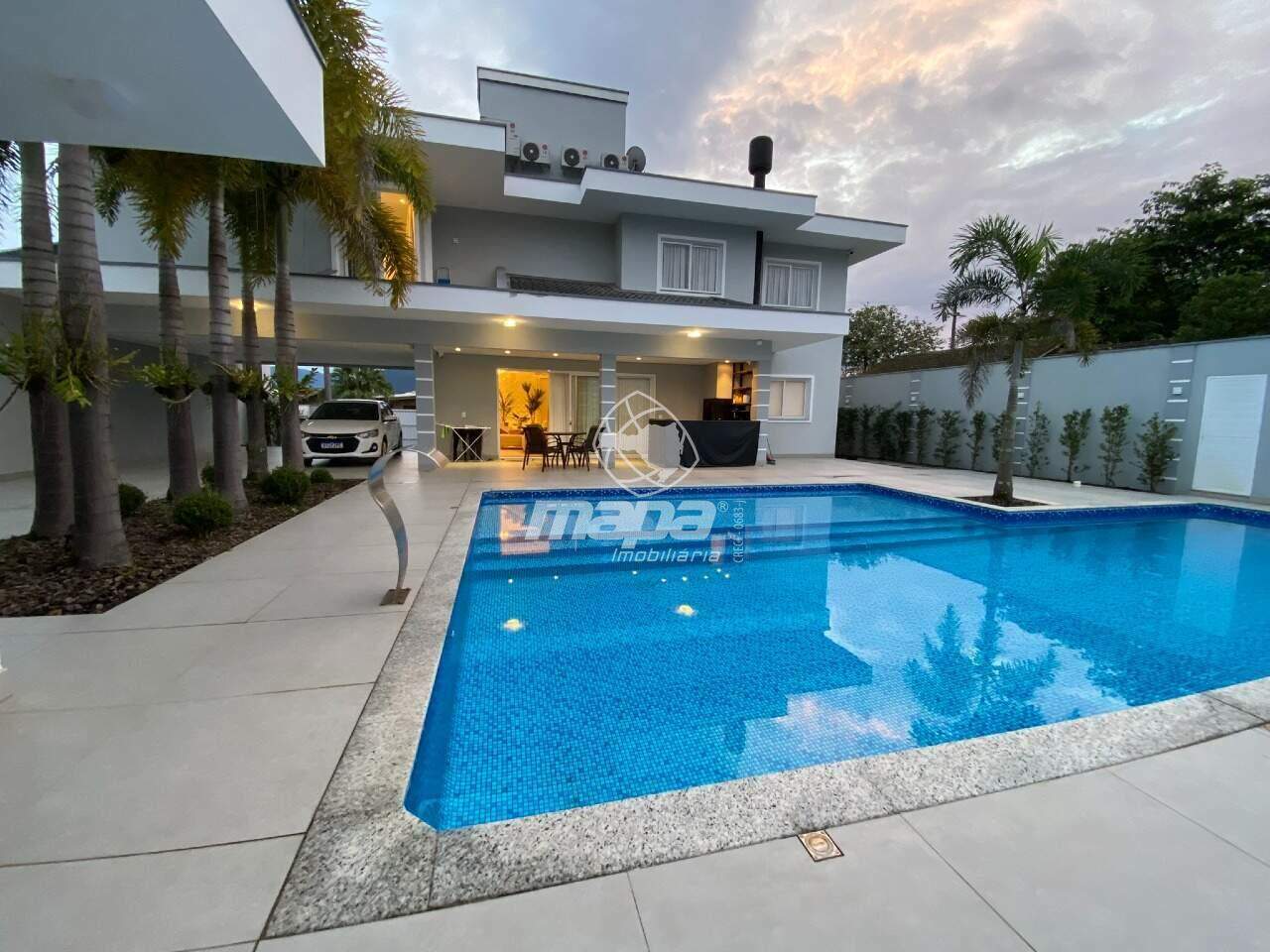 Casa de alto padrão com ótimo acabamento - foto 1