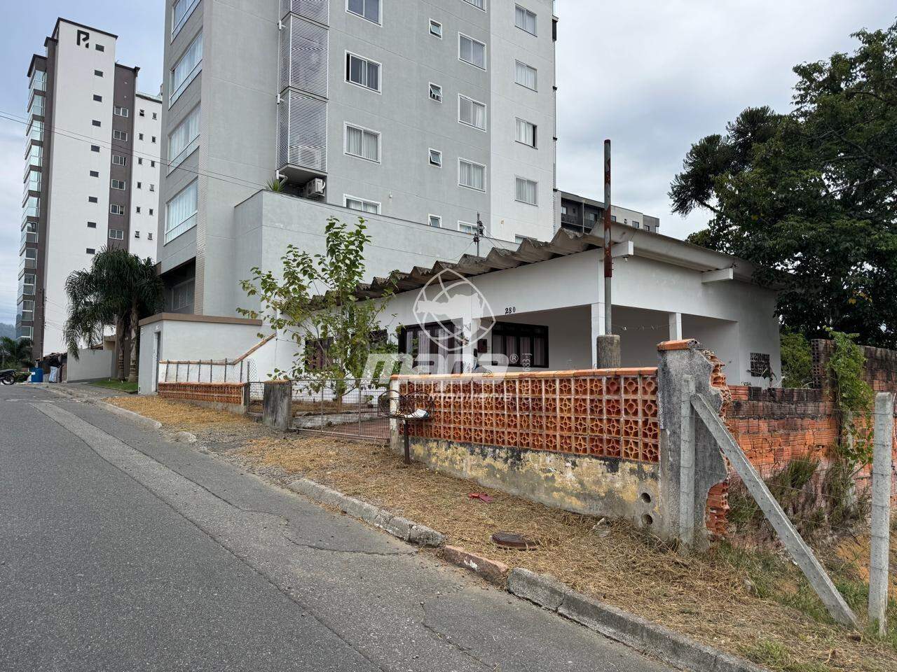 Casa à Venda no bairro Nações — foto 2