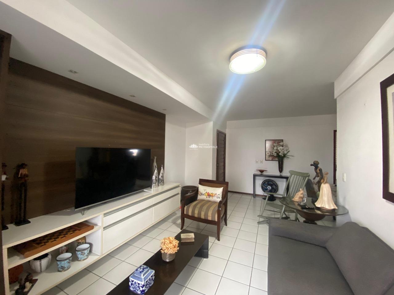 Apartamento à venda no Jóquei: 