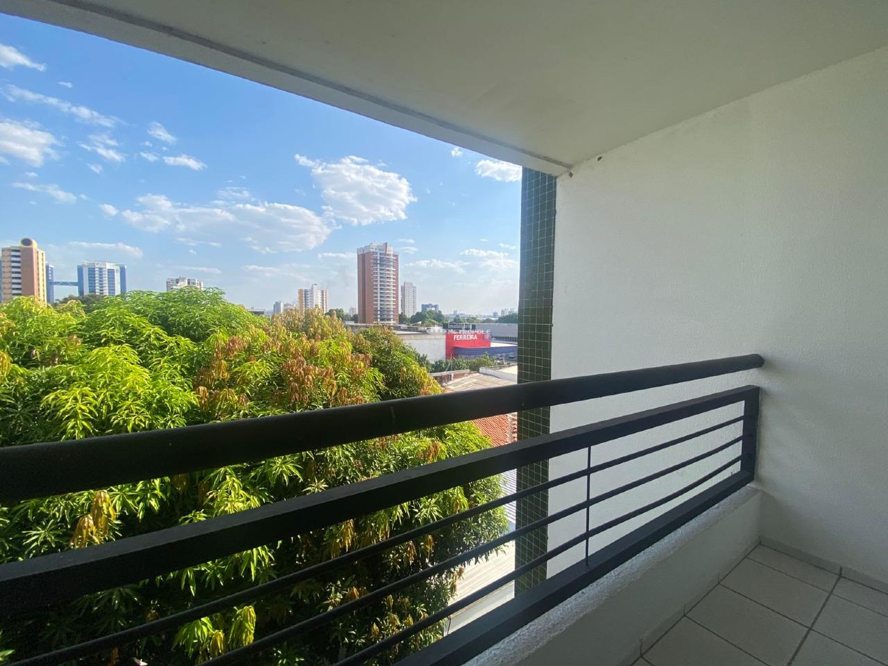 Apartamento à venda no Jóquei: 