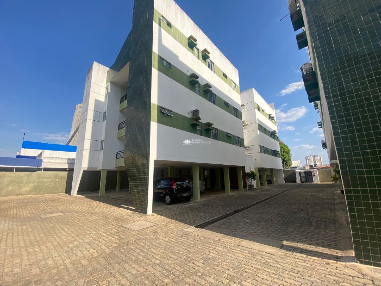 Apartamento à venda no Jóquei: 