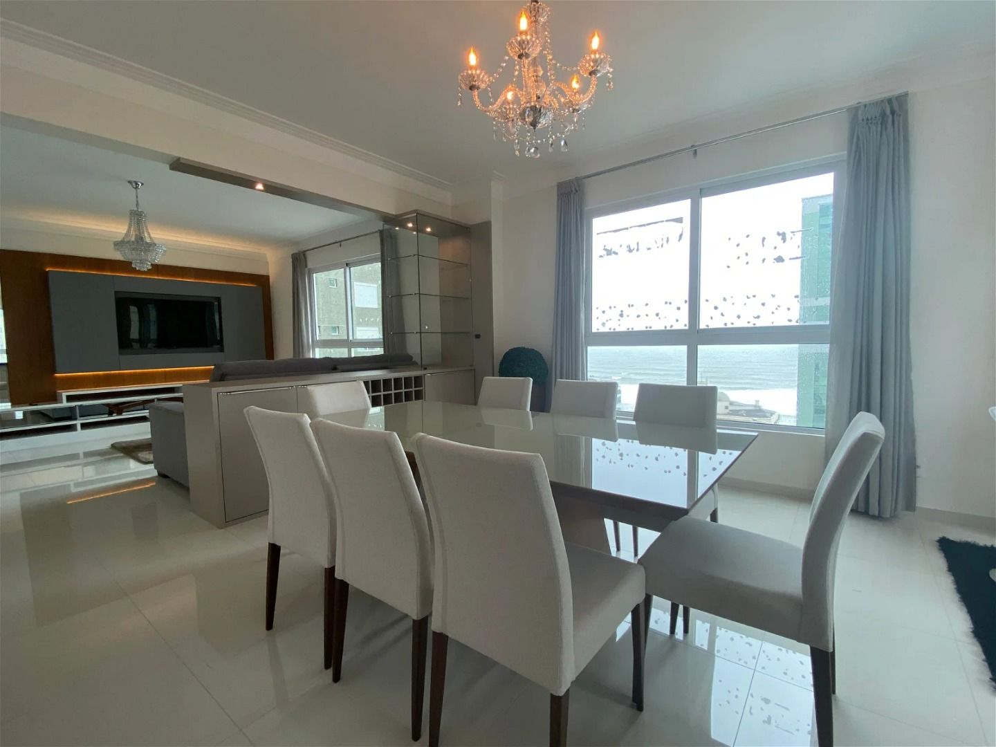 Apartamento à venda no Meia Praia: 