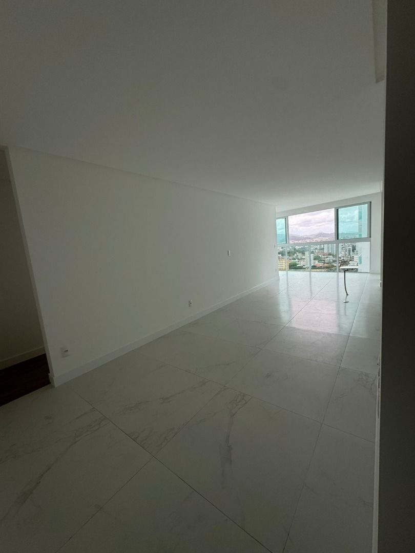 Apartamento à venda no Bairro Itacolomi: 