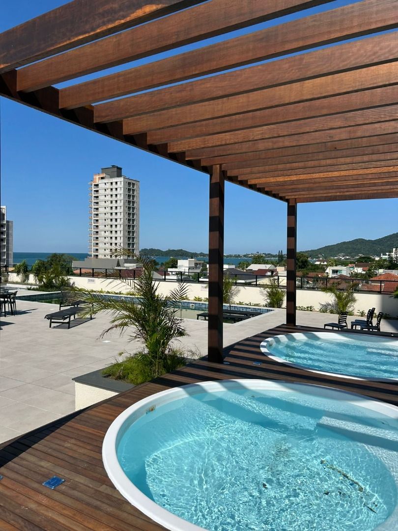 Apartamento à venda no Armação: 