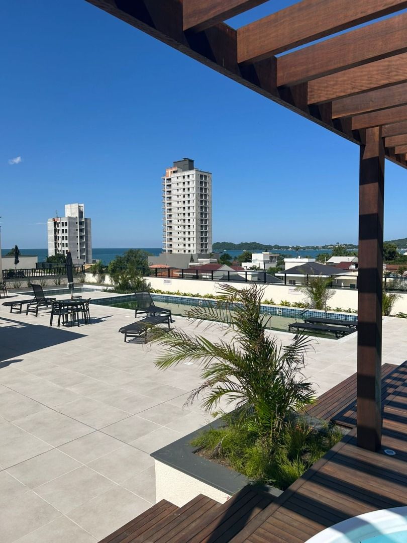 Apartamento à venda no Armação: 