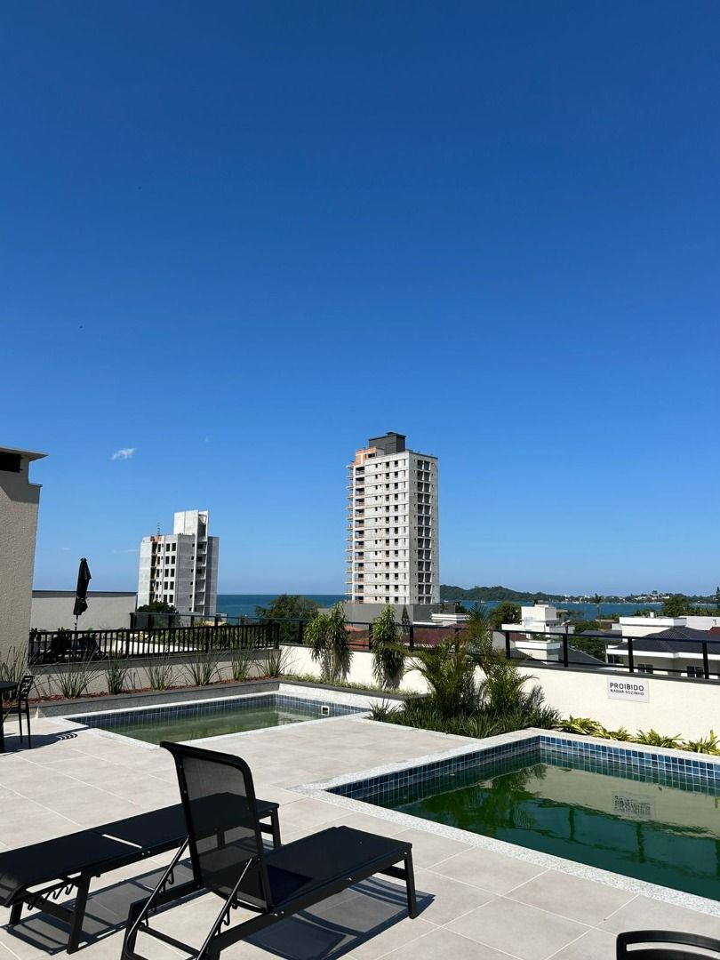 Apartamento à venda no Armação: 