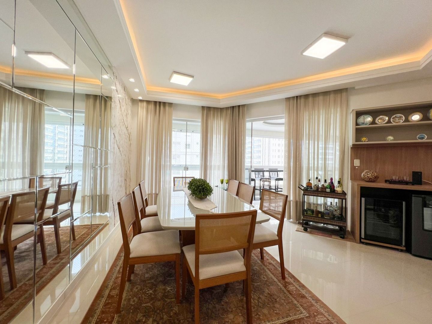 Apartamento à venda no Meia Praia: 